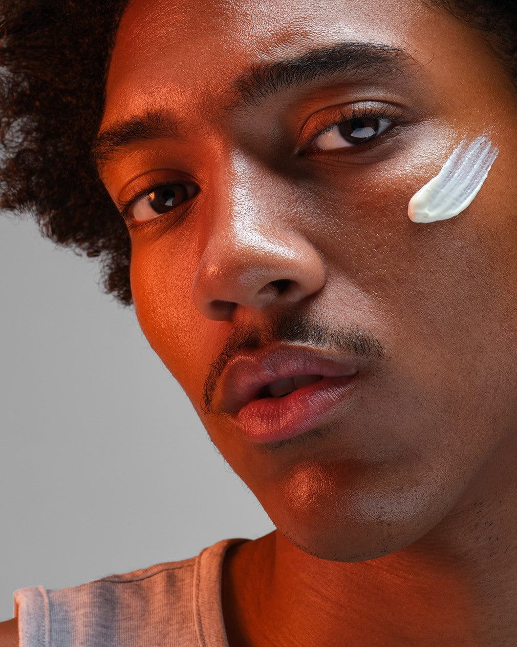 Was ist Hitze-Alterung + wie wirkt sie sich auf Deine Haut aus?