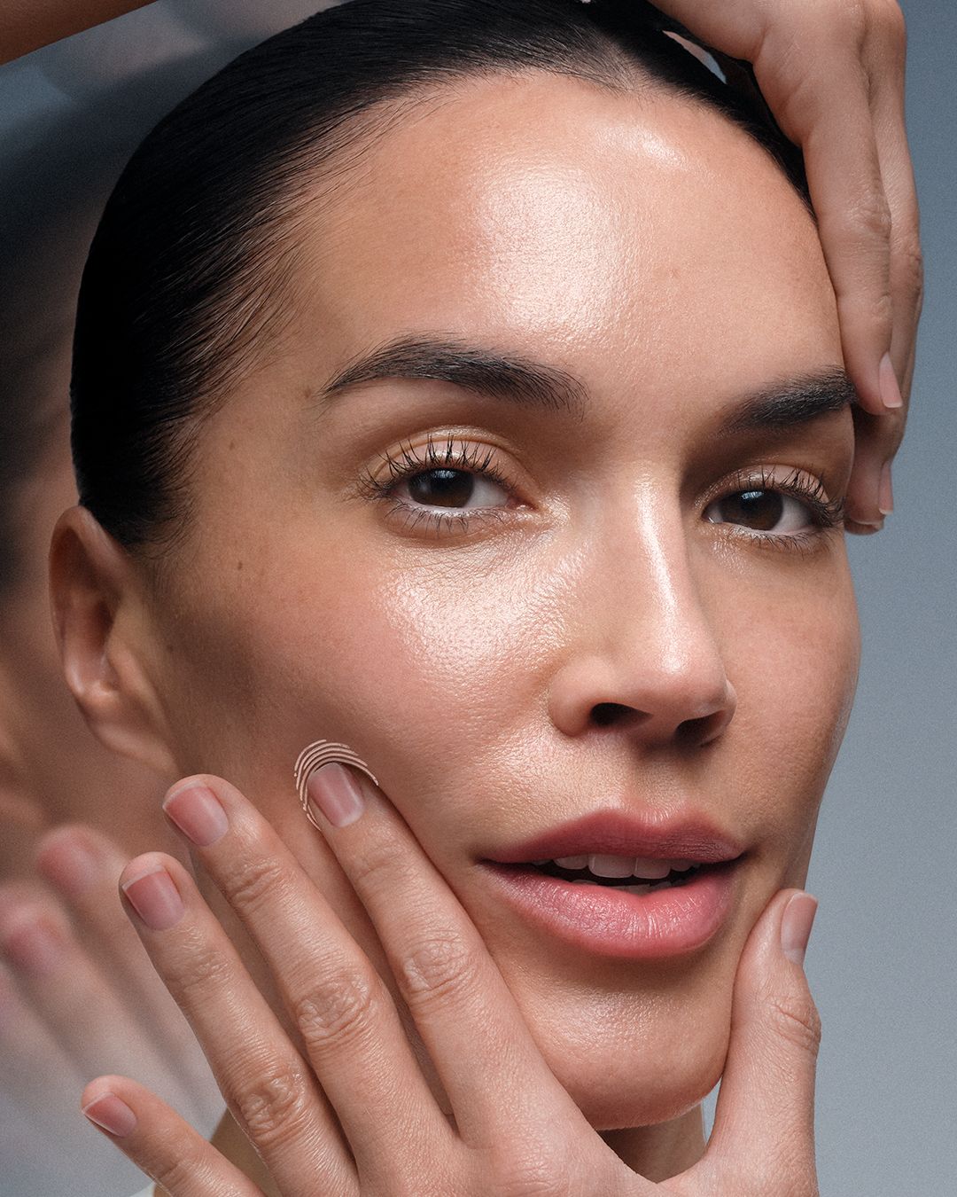 Wie Hautpflege bei der Gesichtssymmetrie unterstützen kann