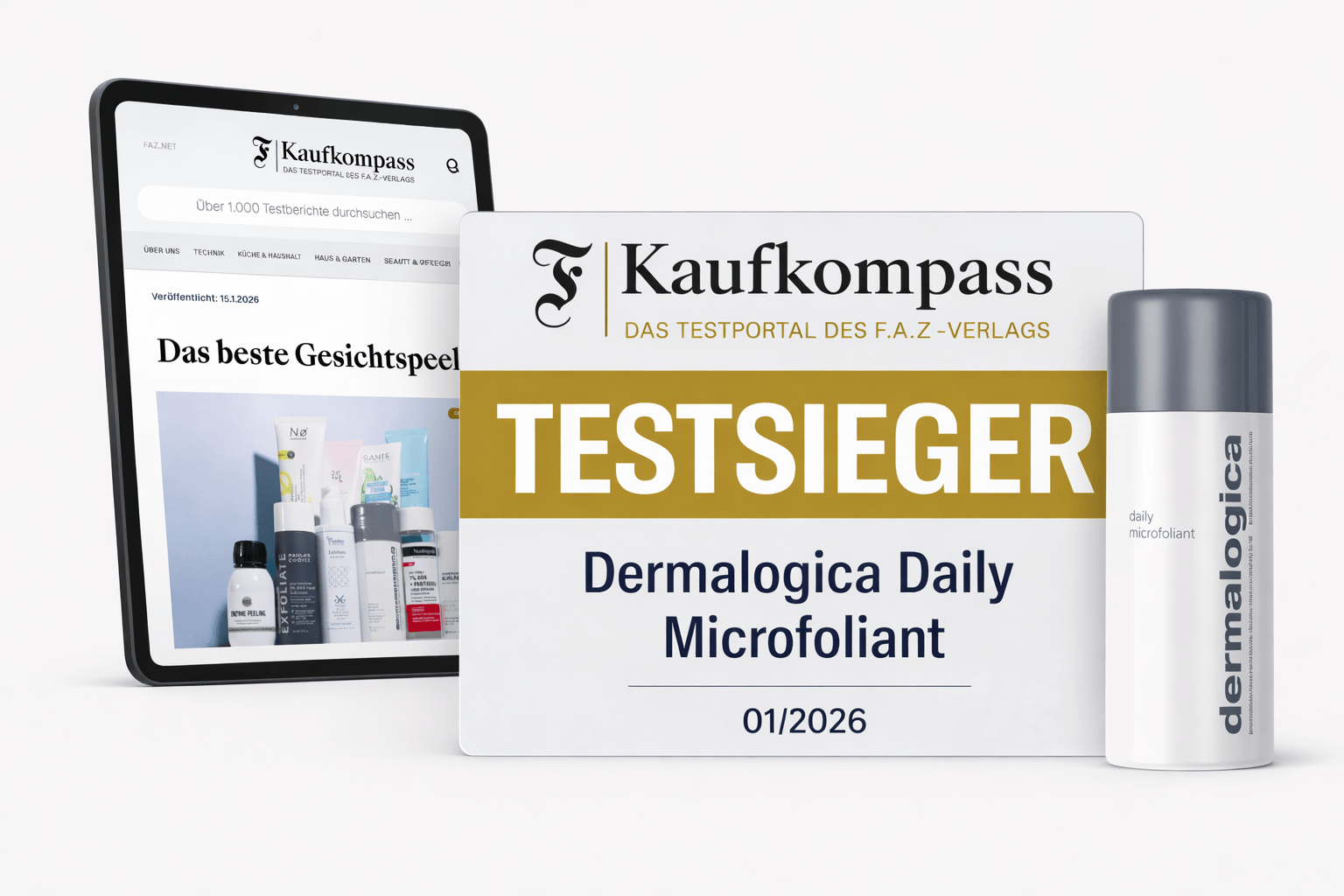 Eine Tafel mit Informationen zur Hautpflege steht neben einem Schild mit der Aufschrift Testsieger Daily Microfoliant + Special Cleansing Gel 01/2026" und einer Flasche Daily Microfoliant + Special Cleansing Gel für ein verfeinertes Hautbild.