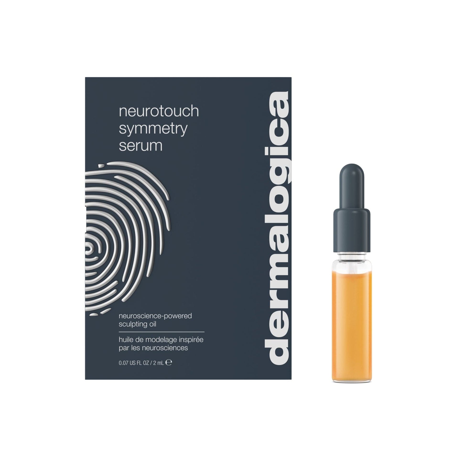 Eine Schachtel mit der Aufschrift "NeuroTouch Symmetry Serum" mit einer Fingerabdruckgrafik, daneben ein durchsichtiges Tropffläschchen mit orangefarbener Flüssigkeit, das Mini NeuroTouch Symmetry Serum.