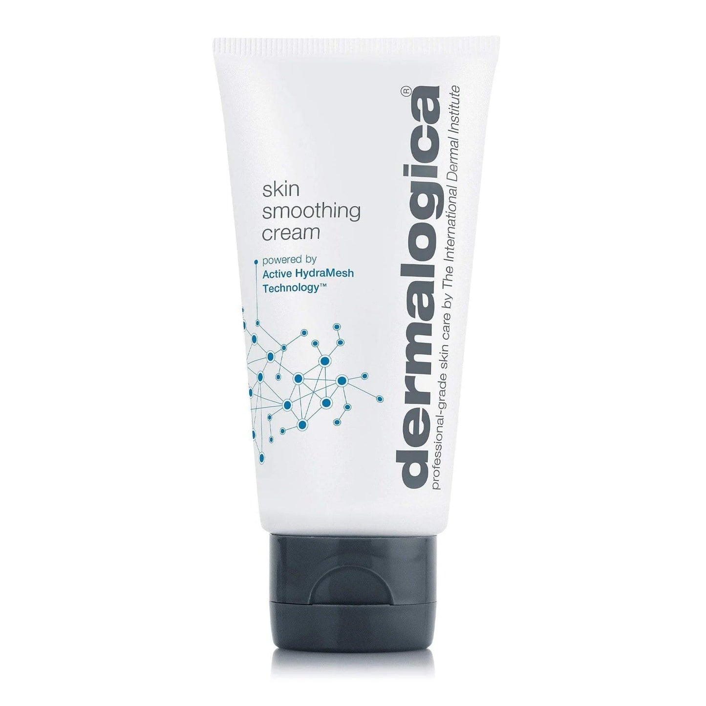 Eine weiße Tube Skin Smoothing Cream | Feuchtigkeitspflege von mit dunkelgrauer Kappe. Die Verpackung hebt hervor, dass die Creme mit der Active HydraMesh-Technologie arbeitet und beschreibt sie als professionelle Feuchtigkeitscreme, angereichert mit Hyaluronsäurekomplex.