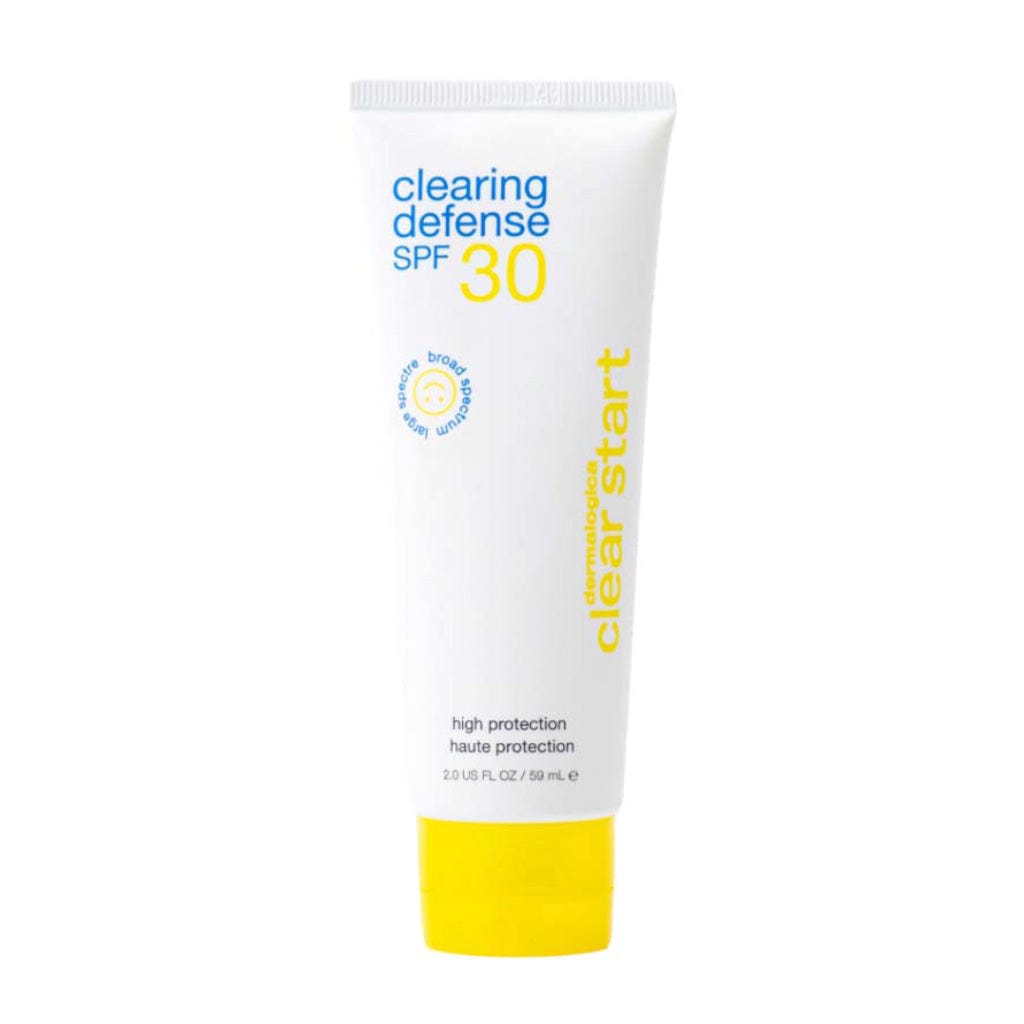 Tube der Clearing Defense SPF 30 Sonnenschutzcreme auf weißem Hintergrund.
